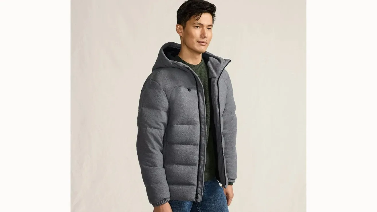 Men's Max 600 Down Hooded Puffer Jacket.