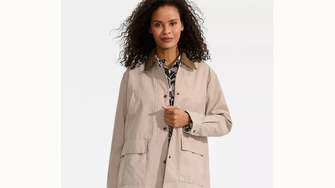 Women's Waxed Barn Jacket.
